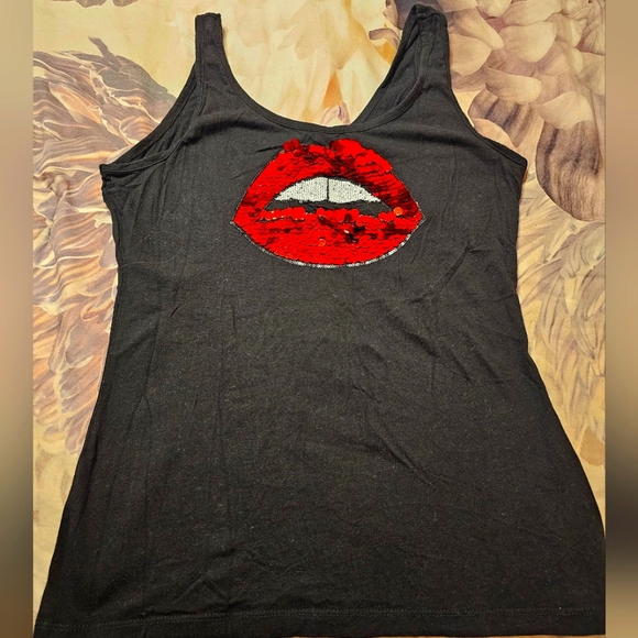 GBG Los Angeles Tops - GBG Los Angeles Sequin Glitter red Lips size Large